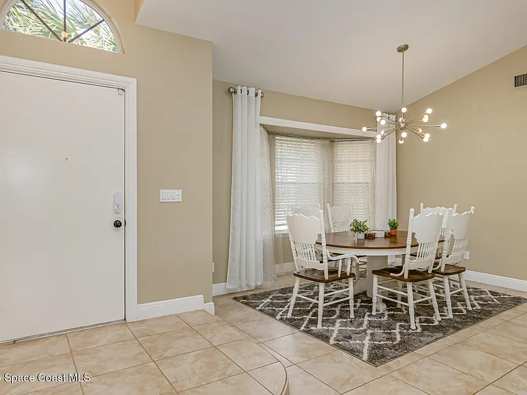 4361 Silver Lake Dr — Photo 5