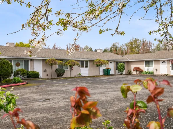 1700 NE 231st Ct, Troutdale, OR 97060
