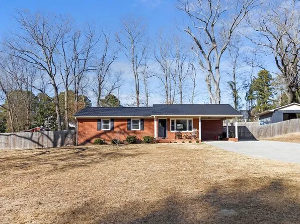 417 E Donaldson Ave, Raeford, NC 28376