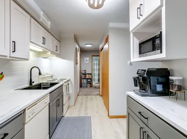 1116 Greenvale Ave W, Northfield, MN 55057