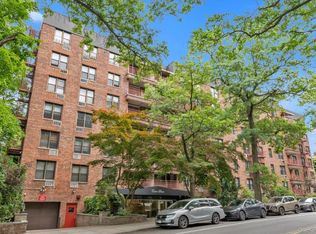 43-25 Douglaston Parkway #2-G, Douglaston, NY 11363