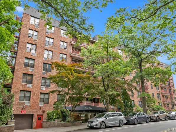 43-25 Douglaston Parkway #2-G, Douglaston, NY 11363