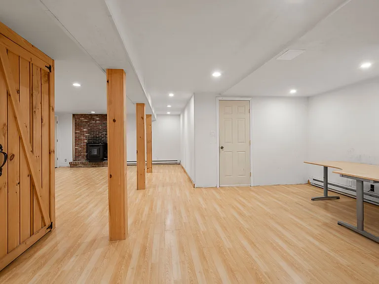 56 Parmenter Ln — Photo 35