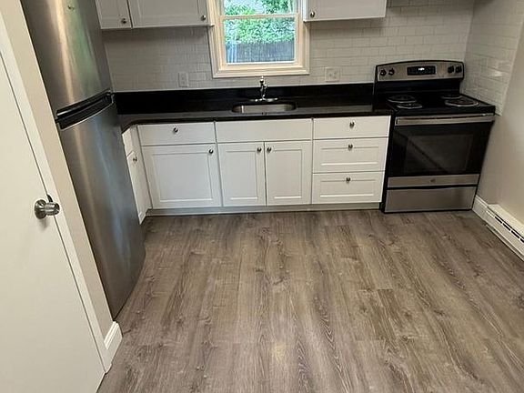 3rd image of 8-12 Perry St #3