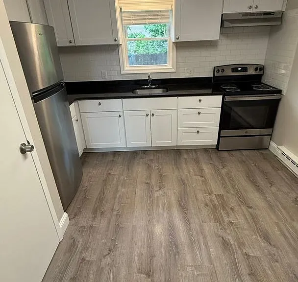 8-12 Perry St — Photo 16