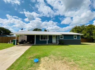 610 S Hall St, Hamilton, TX 76531