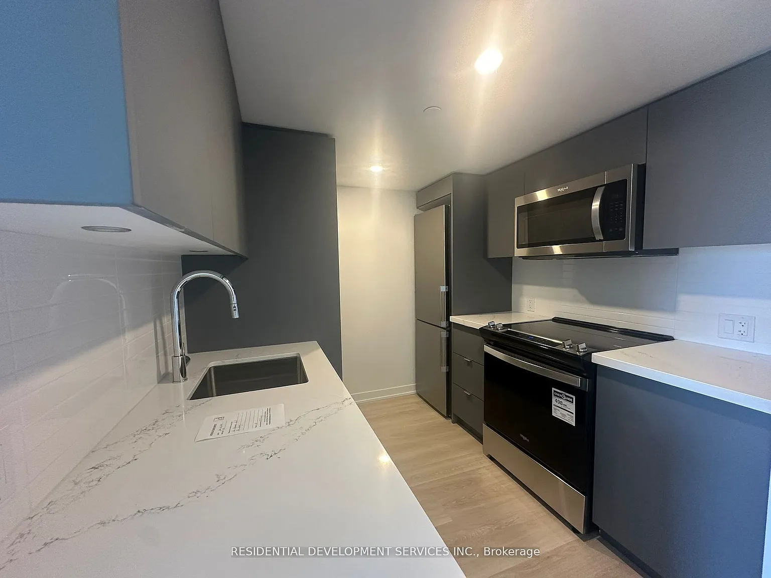 Nordic Condos — Photo 3