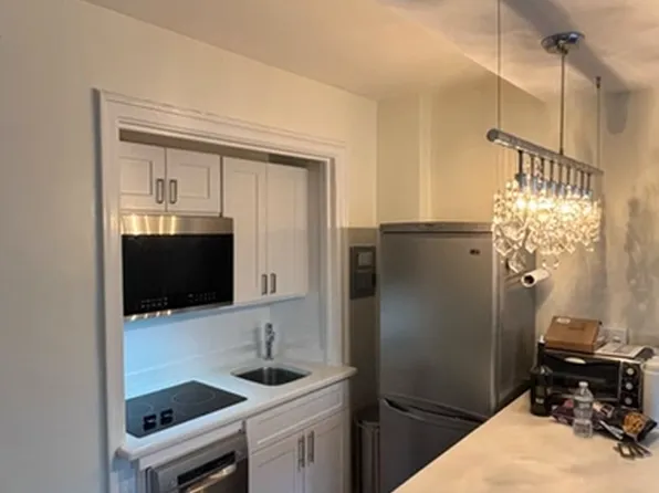 5 Tudor City Place image 1 of 10