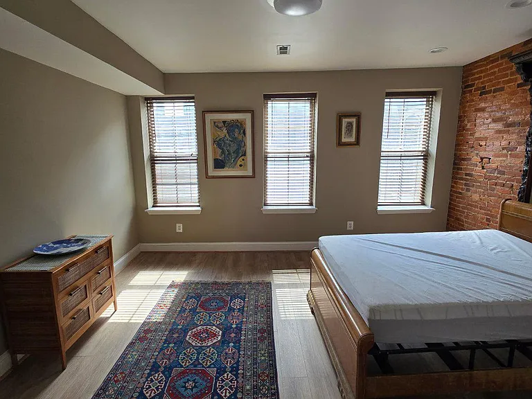 782 W Hamburg St — Photo 13