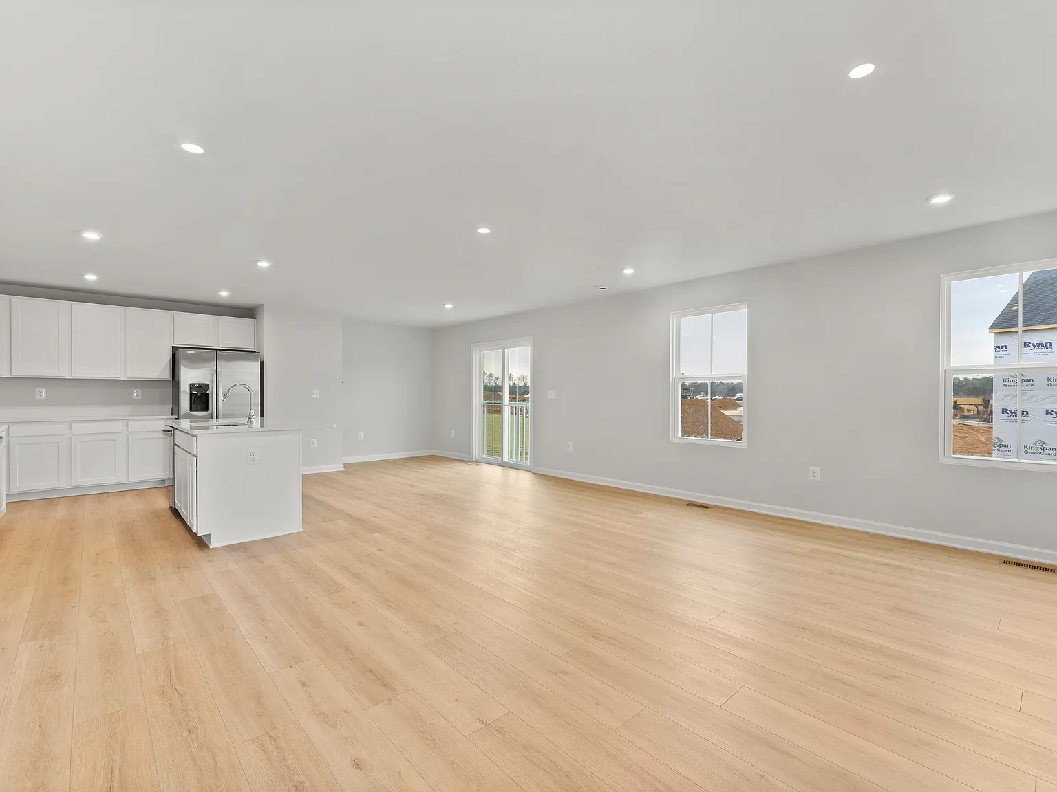 4 bed, 2.5 bath, 1900 sqft, $2,695 — Photo 4