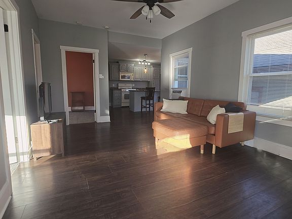 4th image of 595 W Bridge St