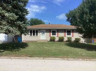 908 18th St, Rapids City, IL 61278