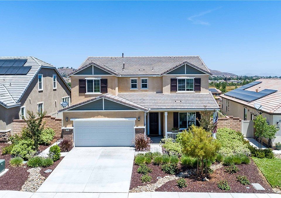 1st image of 24896 Coldwater Canyon Trl