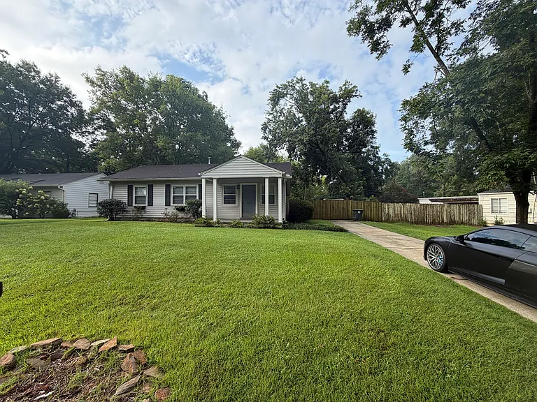1227 Concord Ave — Photo 1