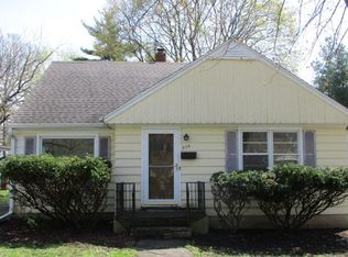 956 N 12th St, Dekalb, IL 60115
