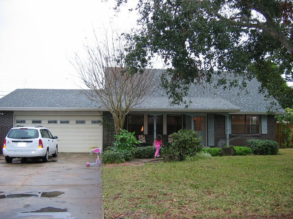 1st image of 530 Gateway Dr