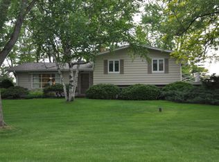 531 Kettle Moraine Dr, Eagle, WI 53119