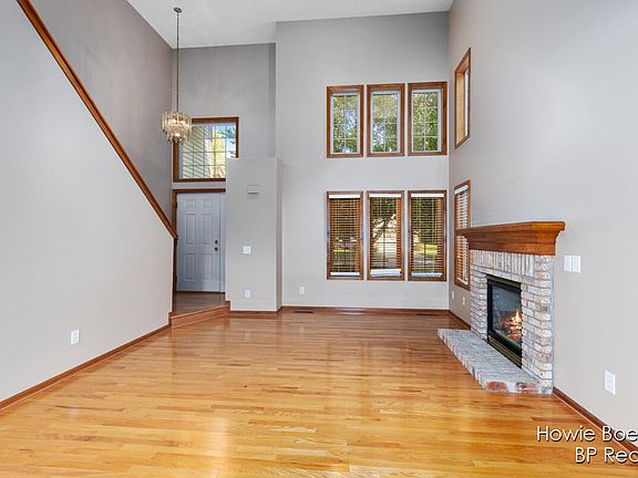 4th image of 2151 Banyon Trl