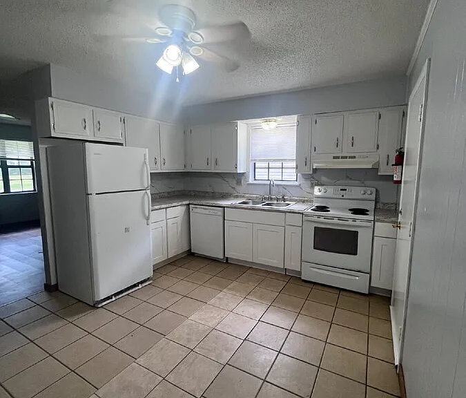 2781 Hawthorne Rd — Photo 5