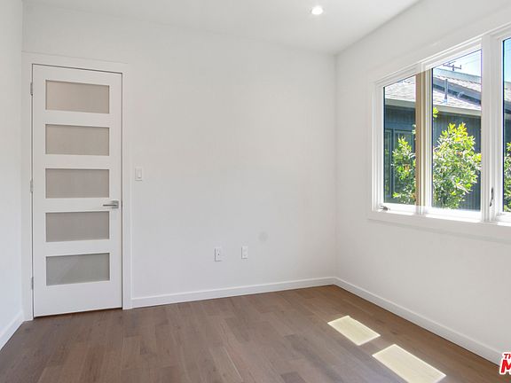 5th image of 834 9th St #C