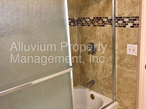 2nd image of 520 N Virginia Ct