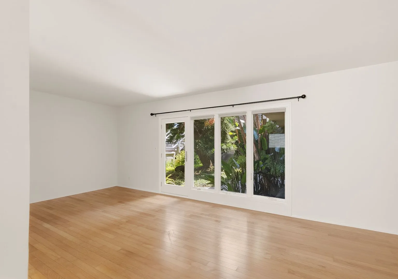 176 McKnight Dr. | Palms Apartments — Photo 1