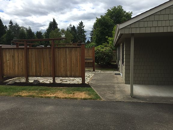 2nd image of 1318 N Ct SE