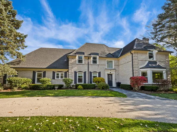 49 Green Bay Rd, Lake Bluff, IL 60044