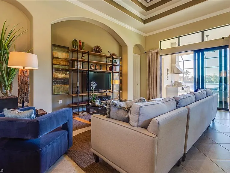 6215 Brunello Ln — Photo 2
