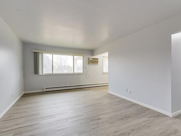 5th image of 1115 Dorchester Cir #1