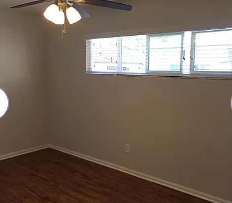4th image of 4469 Bond St #4469