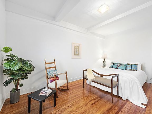 4th image of 2138 Broadway #11B