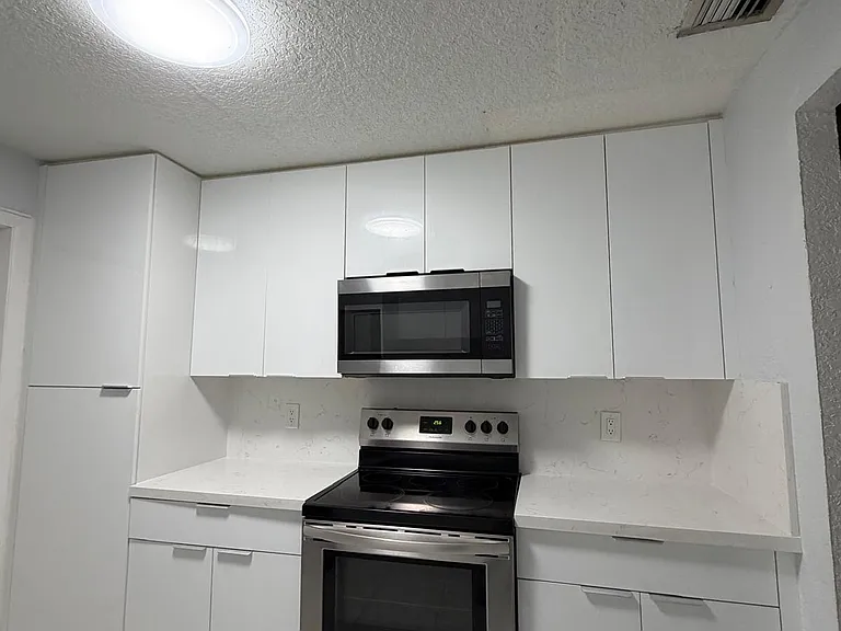 11405 SW 112th Ter — Photo 10