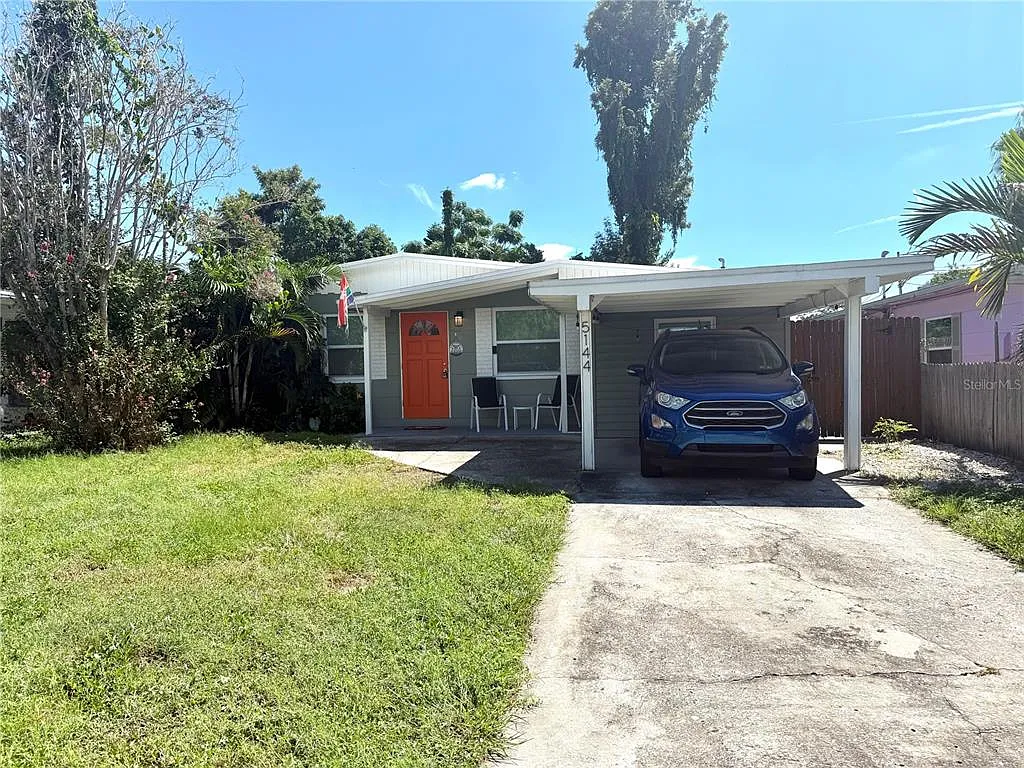 3 bed, 1.0 bath, 1030 sqft, $2,700 — Photo 1
