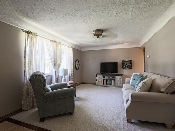 4th image of 6295 Rollaway Dr