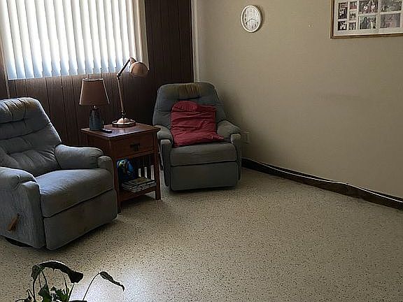 5th image of 6849 SE 35th St