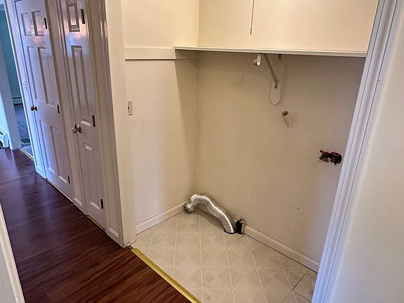2nd image of 25 Kingston Dr