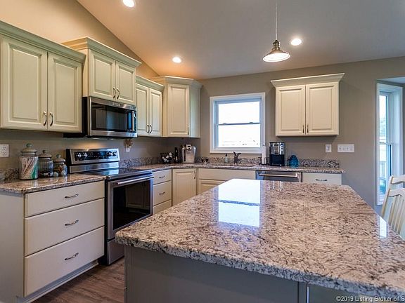 4th image of 3095 Jones Ct