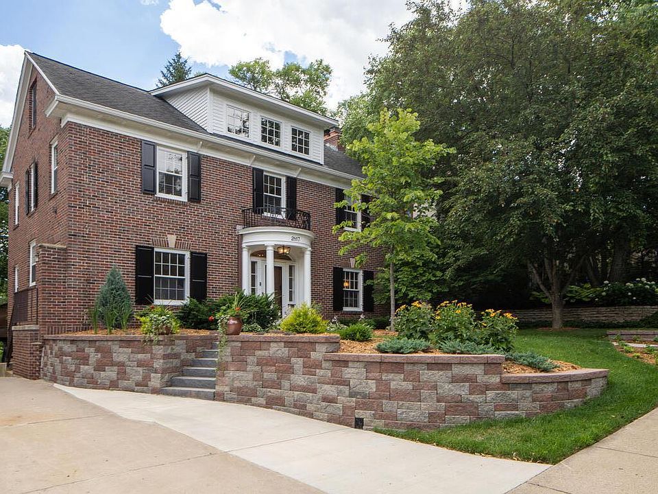 1920s Classic brick colonial on Creek