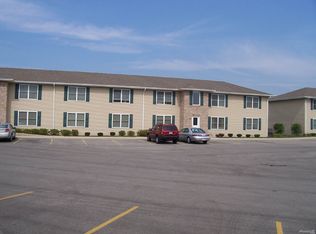 614 Circle Dr APT C, Coal City, IL 60416
