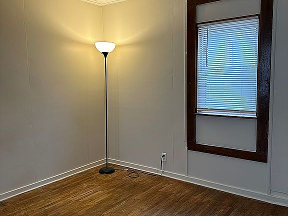 2nd image of 531 E Joliet St