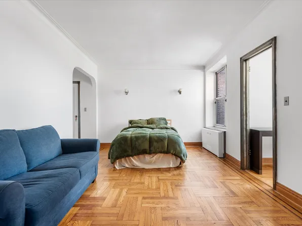 585 West 214th Street image 9 of 21