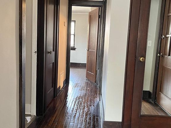 3rd image of 3306 Burt St APT 3