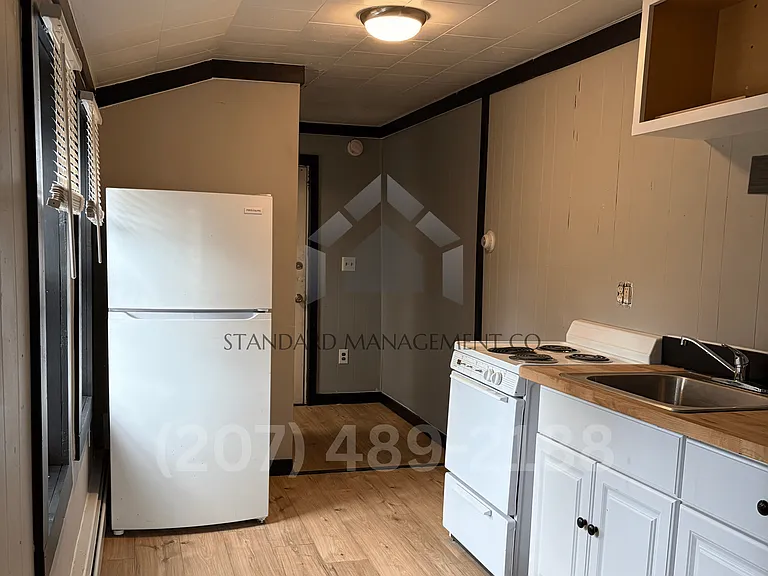 53 Clinton Ave — Photo 5