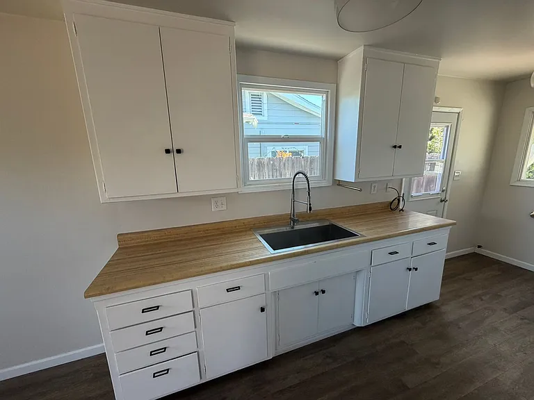 6315 Lake Arago Ave — Photo 9