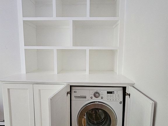 4th image of 61 Phillips St APT 3