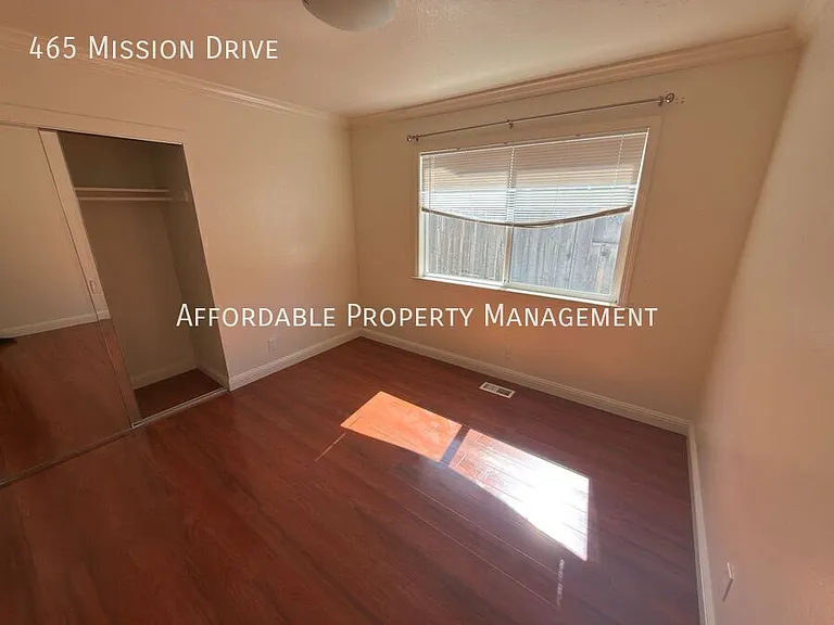 465 Mission Dr — Photo 18