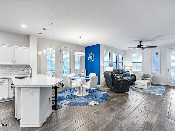 4th image of 15221 N CLUBGATE Drive #2130