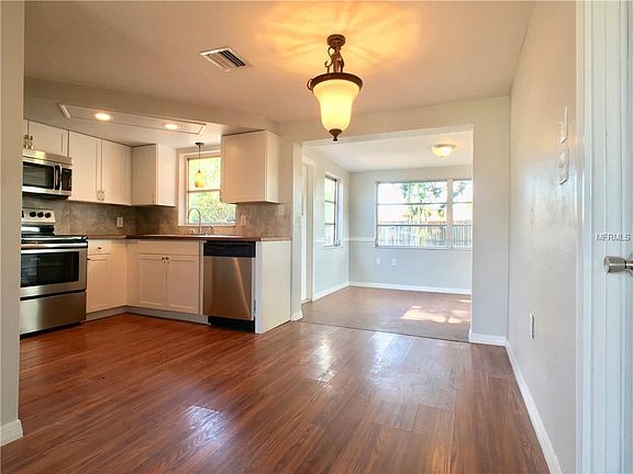 4th image of 3328 Salisbury Dr