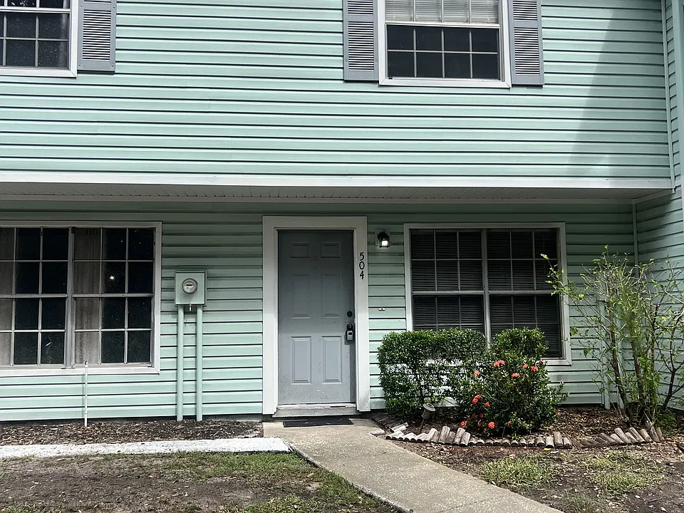 504 Ole Plantation Dr #1